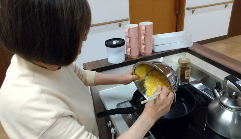 夕食準備の業務の画像