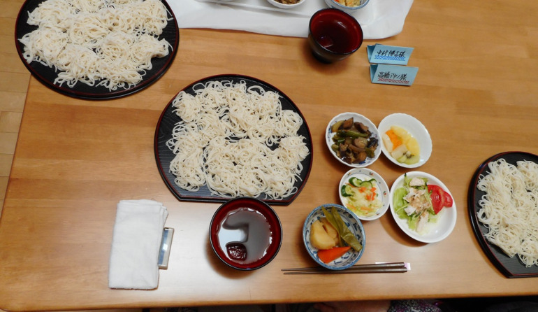 昼食作り・配膳の業務の画像