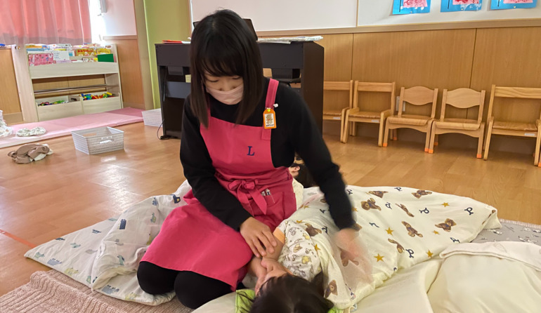 昼食の準備　/　昼食（保育室）の業務の画像