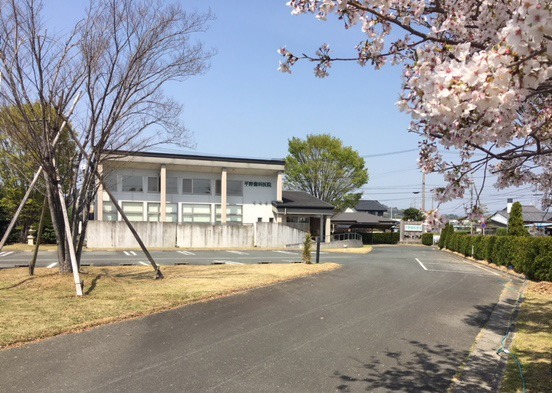 平野歯科医院(医療事務/受付の求人)の写真:春 敷地内の桜もきれいに咲きます。
