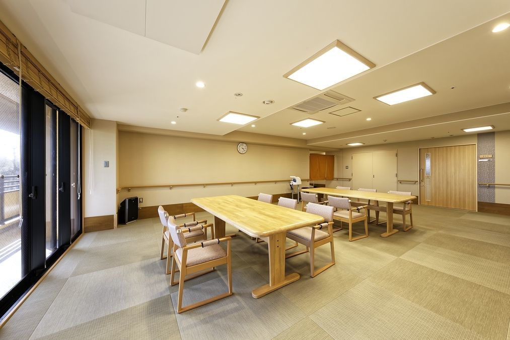 ラグナケア春日台　　特別養護老人ホーム／ショートステイ／介護付きケアハウス（介護職/ヘルパーの求人）の写真6枚目：施設設備。
利用者様用の食堂です。