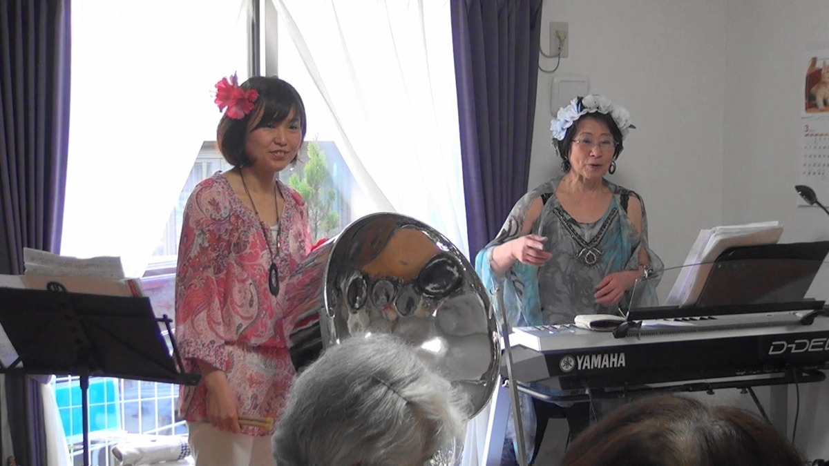 しあわせのき(調理師/調理スタッフの求人)の写真14枚目:スチールパン&エレクトーンコンサートの模様