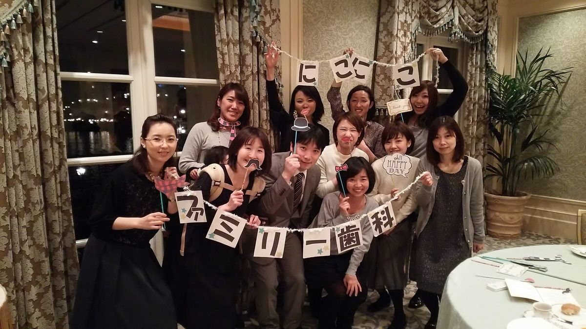 にこにこファミリー歯科（歯科助手の求人）の写真4枚目：患者さんが多く忙しいですが、やりがいがありあっという間に時間が過ぎます。