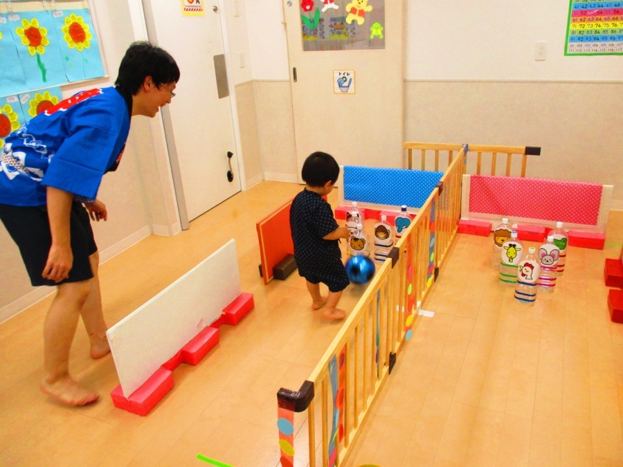 モニカ人形町園（保育士の求人）の写真2枚目：広々と遊べる保育スペースです