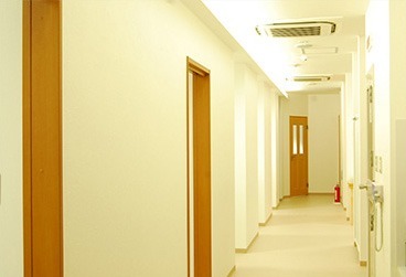 こつぼ歯科（歯科助手の求人）の写真5枚目：自由診療は完全個室となっています
