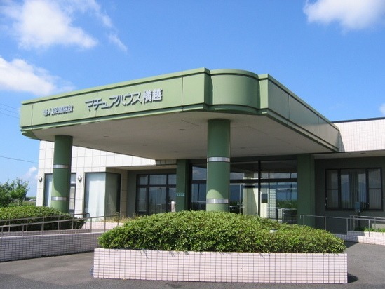 介護老人保健施設マチュアハウス横越の写真1枚目：ご家族様・利用者様・職員の三者が安心できる施設づくりを目指しております。