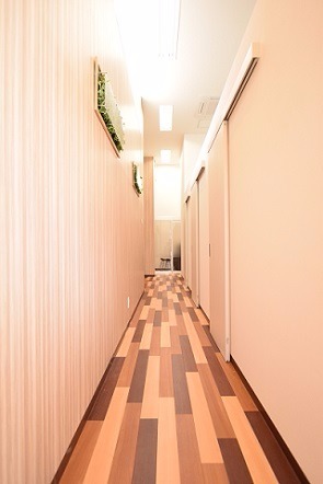千葉ニュータウンみどり歯科（歯科助手の求人）の写真5枚目：スタッフと患者さまの動線は分けています。
