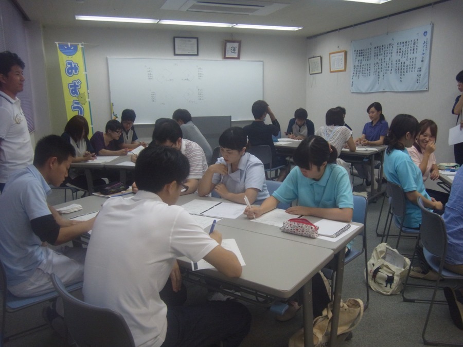 障害者支援施設シリウス苑の写真6枚目：職員研修を新人から各階層で行っています。