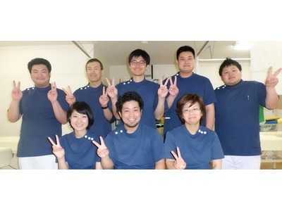 介正鍼灸整骨院 つきぐま(鍼灸師の求人)の写真:優しい先輩スタッフが新人さんをしっかりとフォローしますよ