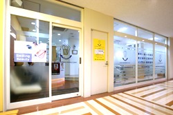 医療法人社団Cosme Dental Concept マークスデンタルクリニックの写真1枚目：病院のエントランスです！町屋駅直結でマークスタワー内２階店舗です。