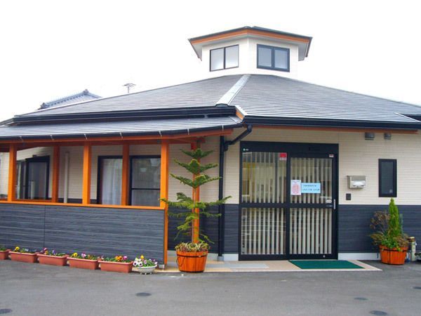小規模多機能型居宅介護ふれあいの家あずま野の写真:小郡の地で、福祉の里づくりにスタッフ一丸となって取り組んでいます