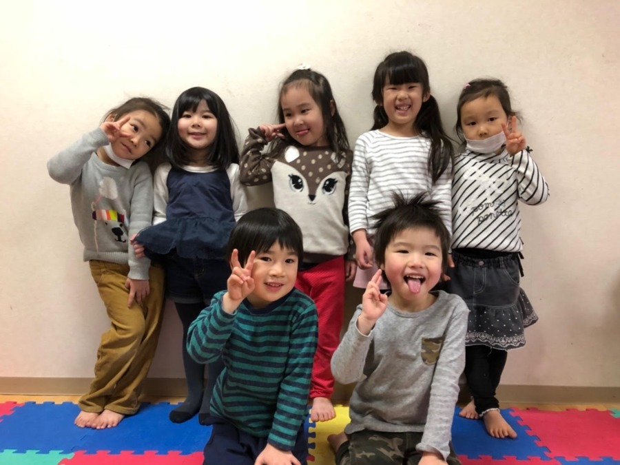 保育園あっぷるキッズ青戸園の写真9枚目：３歳児以上の園児たち。みんな仲良く、自分たちで考えて楽しく遊んでいます。