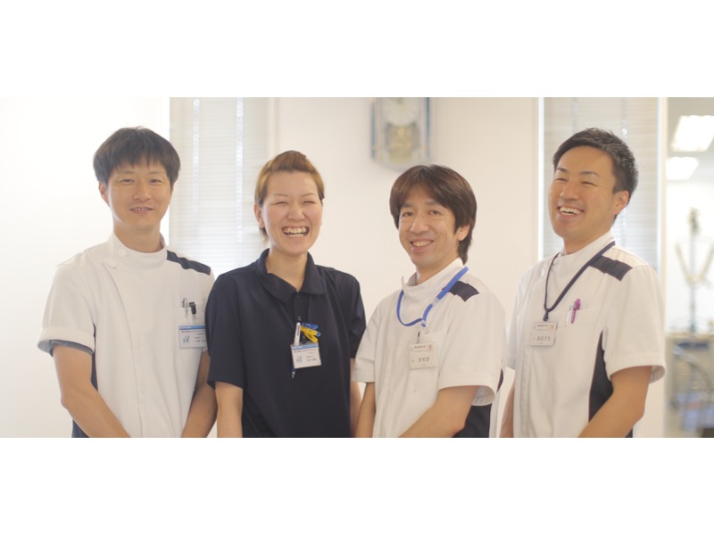 橋本整形外科リウマチクリニックの写真2枚目：多くのスタッフが力を合わせて勤務しています