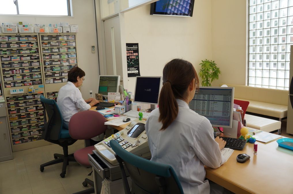 幸観堂薬局 味野店（薬剤師の求人）の写真15枚目：電子薬歴で安心