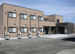 まるにグループホームの写真1枚目：有限会社サークルツーが運営する施設です。