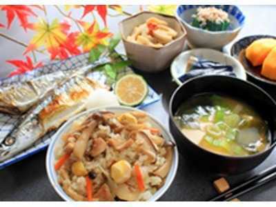 ふくよかケアプラザ 大名(介護職/ヘルパーの求人)の写真2枚目:新鮮な旬の食材で、四季折々の料理を提供しているため飽きることなく食していただけます