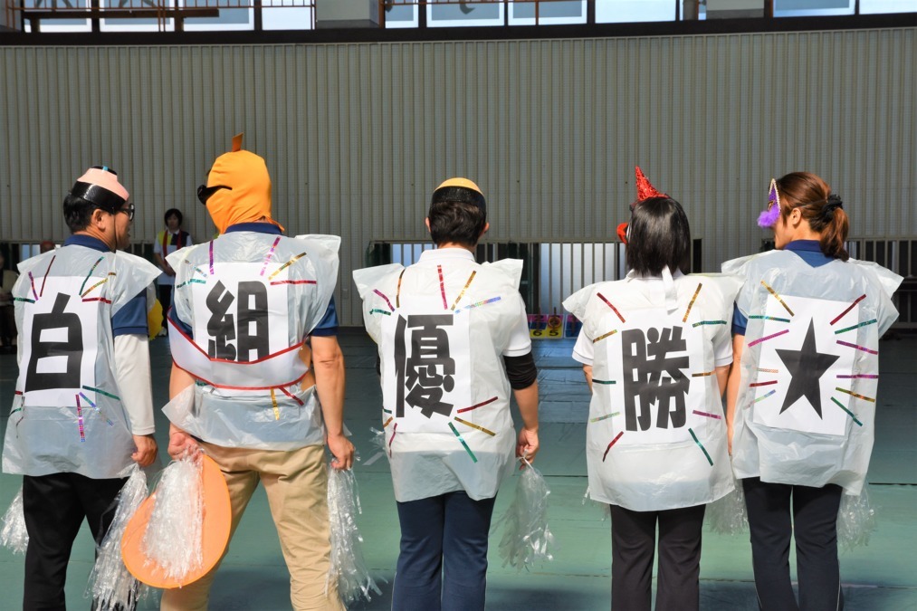デイサービスオアシスケア原良の写真6枚目：運動会、夏祭り、クリスマス会等、事業所合同の行事を開催します！※写真は運動会です