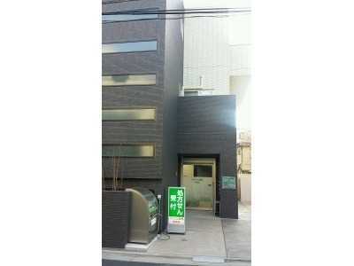 プライム薬局若林店（薬剤師の求人）の写真3枚目：ビルの１階に店舗を構えています。