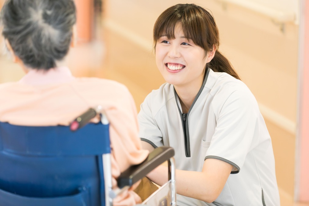 横浜病院(介護職/ヘルパーの求人)の写真:秋には「もみじ祭り」を開催。スタッフも阿波踊りでお祭りに華を添えます。