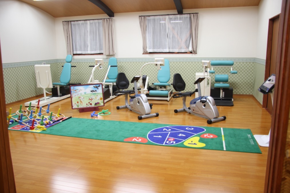 笑楽日の写真2枚目：静脈認証により一人一人の運動履歴、可動域の管理を行います。