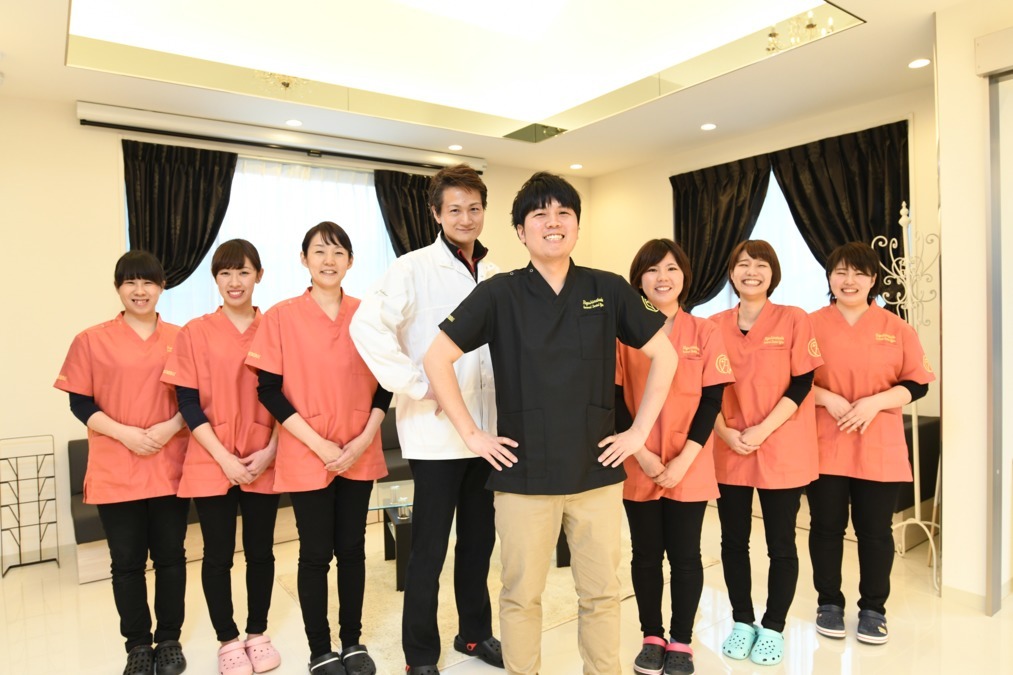 東松戸総合歯科クリニック（歯科医師の求人）の写真11枚目：チームワークと一体感で、明るく元気に患者様と向き合います！