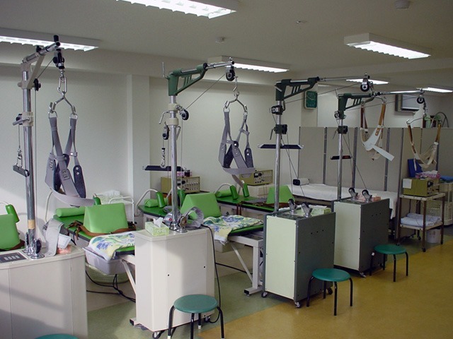 武田整形外科の写真4枚目：頚椎牽引機
