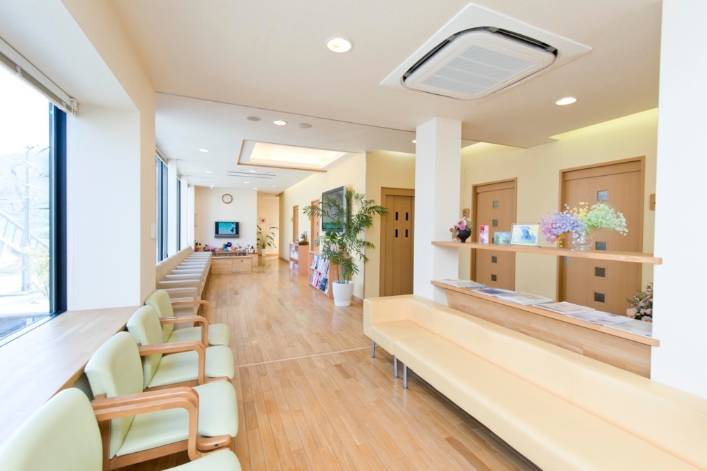 医療法人社団タニダ歯科医院（医療事務/受付の求人）の写真4枚目：院内エレベーターも設置された、広々とした空間。
