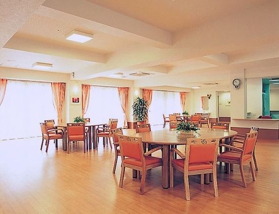 シップヘルスケアフード（株）　ライフコミューン中山内厨房の写真2枚目：充実したシニアライフを食の面から支えています
