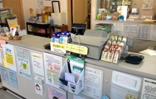 ひばり薬局花園店（薬剤師の求人）の写真2枚目：ひばり薬局花園店の受付です