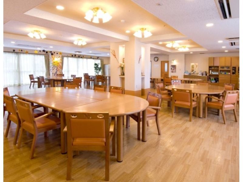 シップヘルスケアフード(株) ライフコミューン大宮東内厨房(調理師/調理スタッフの求人)の写真2枚目:日当たり良好で開放的な施設です