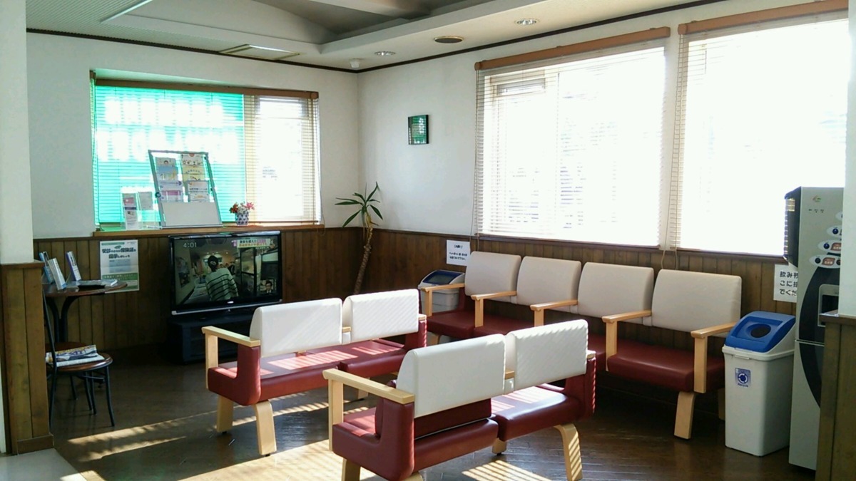 しらかば薬局 南店(薬剤師の求人)の写真:患者様はもちろんのこと、医療関係者の方とも良好な関係を築いております。