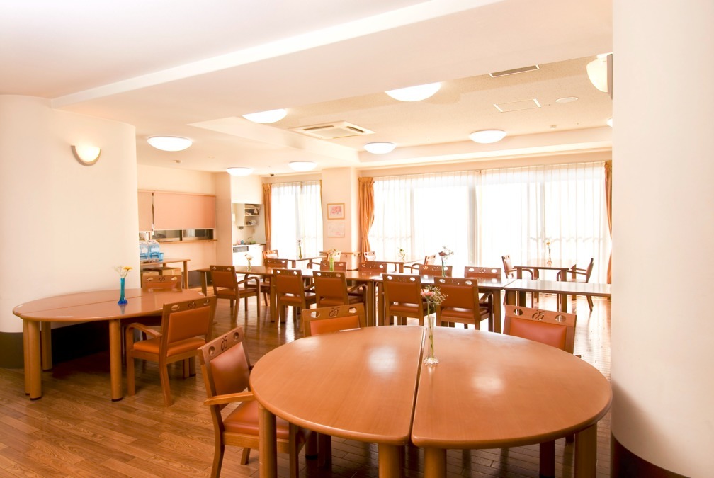 シップヘルスケアフード(株) ライフコミューン日野内厨房(調理師/調理スタッフの求人)の写真2枚目:充実したシニアライフを食の面から支えています