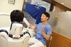 野原歯科室(歯科衛生士の求人)の写真:日本臨床歯周病学会の認定医・指導医として活躍している院長からの指導を受けられます