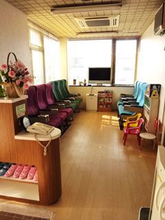 山鹿歯科医院(歯科医師の求人)の写真2枚目:明るく綺麗な院内です
