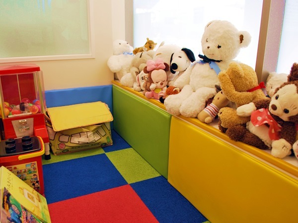 神戸ハーバー歯科クリニックの写真2枚目:キッズルーム完備です