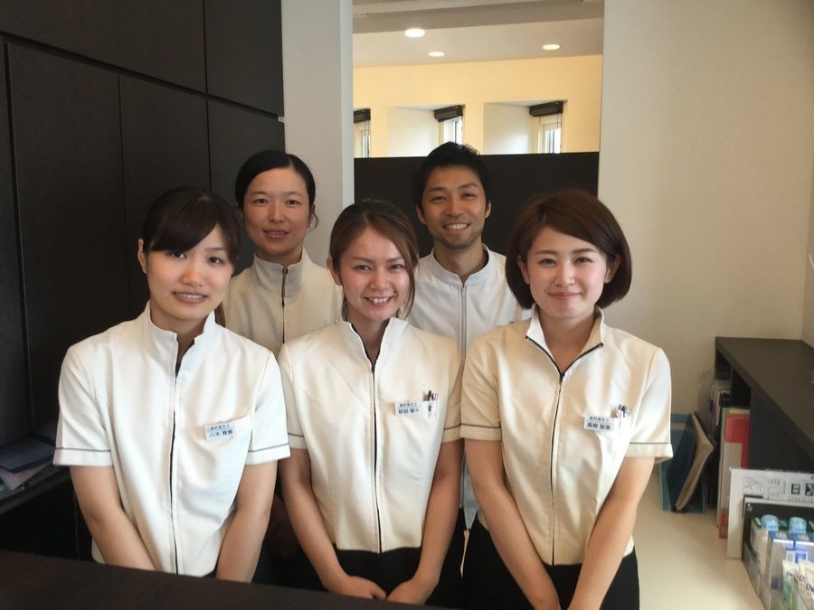 とみせ歯科室の写真2枚目：笑顔のスタッフ
