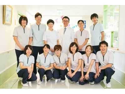 横浜病院(看護師/准看護師の求人)の写真:「元気会」の由来は「元気かい?」というコミュニケーションの言葉。あいさつと笑顔があふれる病院づくりを進めています。