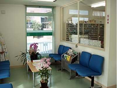 南山堂薬局 西同笠店（薬剤師の求人）の写真2枚目：「南山堂薬局 西同笠店」の内観