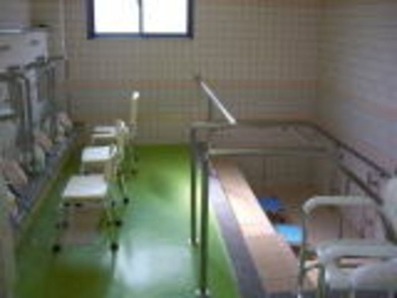 あいあいえんデイサービスセンターの写真2枚目:広めの一般浴槽です