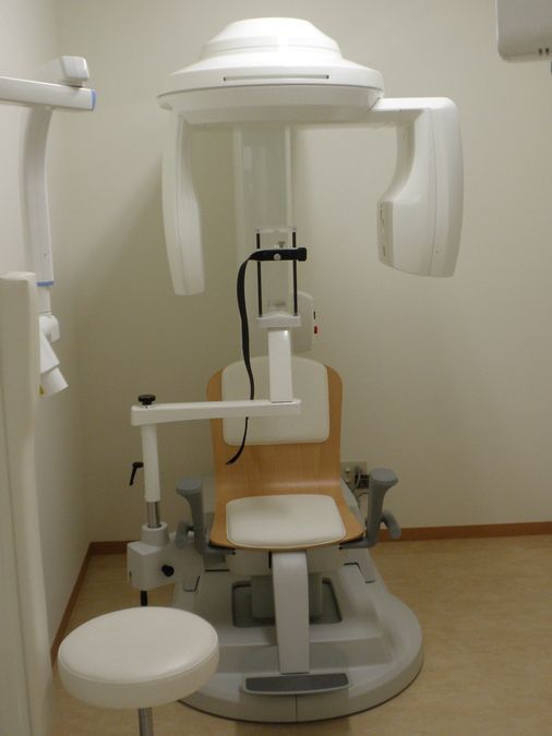 はやし歯科医院（歯科衛生士の求人）の写真5枚目：歯科用CT（ファインキューブ）で、
DH担当患者様の歯周治療の治療計画も立てることができます。