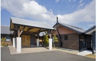 白塚ケアサービスセンター シルバーケア豊壽園【訪問介護ステーション】（介護職/ヘルパーの求人）の写真1枚目：「人の役に立つ」を身近に感じられる環境を目指しています