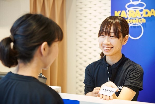 カラダファクトリーストレッチ　フーディアム武蔵小杉店（整体師の求人）の写真5枚目：一緒に理想のカラダづくりを目指していきましょう！