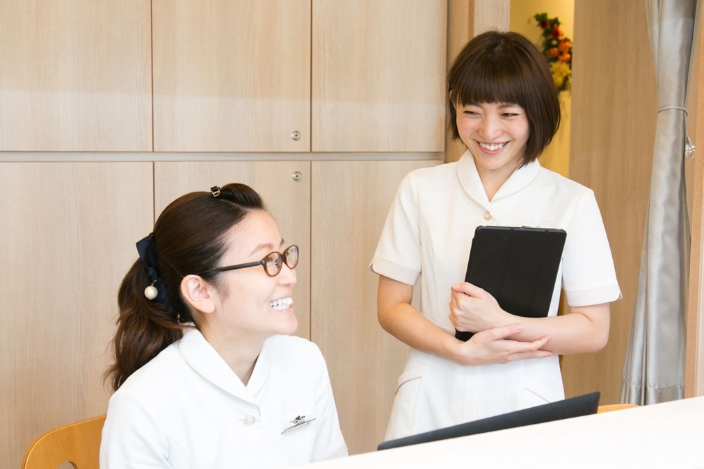 まつざき歯科医院(ホワイトエッセンス八乙女)(歯科衛生士の求人)の写真:スタッフ同士も「ありがとう」がたくさんの明るい医院♪
