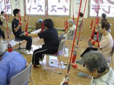 だいまつデイサービスセンター（介護職/ヘルパーの求人）の写真6枚目：身体機能に基づいた、機能訓練を個別に行っています。