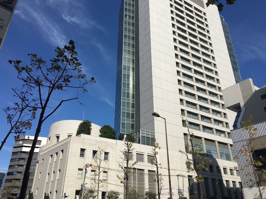 岡村歯科の写真3枚目：駅の真上の高層ビル内の診療所
通勤に便利