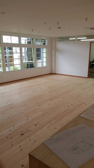 ぴっころジュニアの写真2枚目:広々とした指導室で思いっきり遊ぼう!