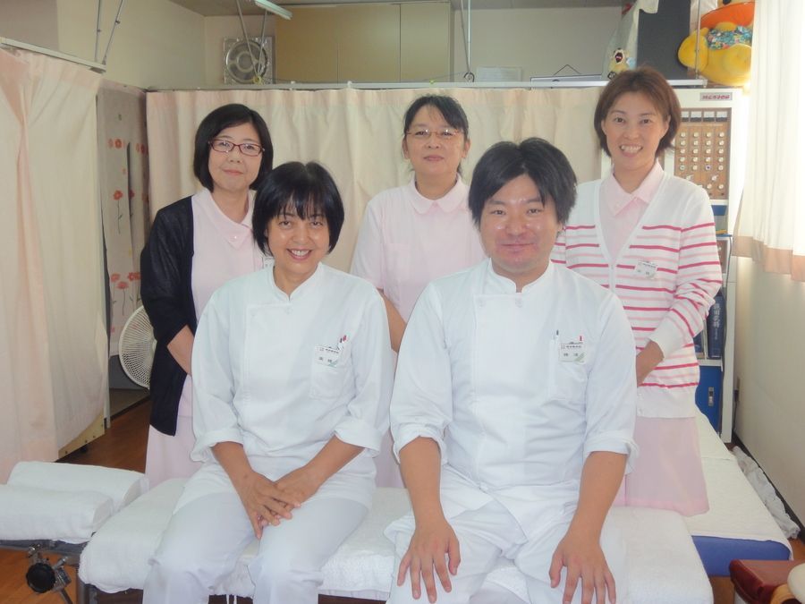 湾岸整骨院（鍼灸師の求人）の写真4枚目：スタッフ一同ご応募お待ちしております。