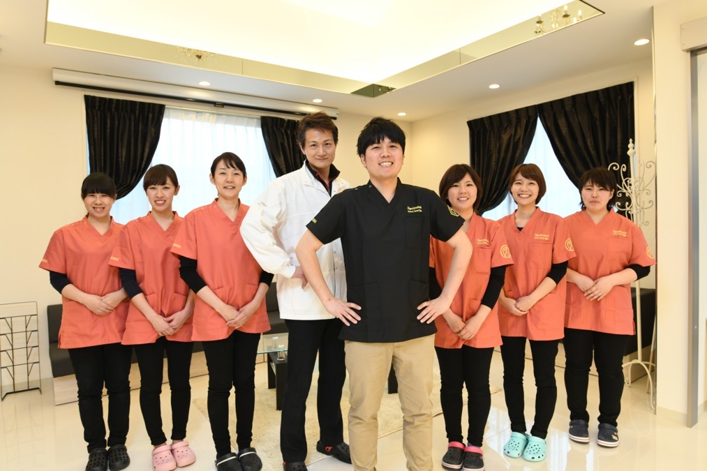 東松戸総合歯科クリニック（医療事務/受付の求人）の写真8枚目：チームワークと一体感で、明るく元気に患者様と向き合います！