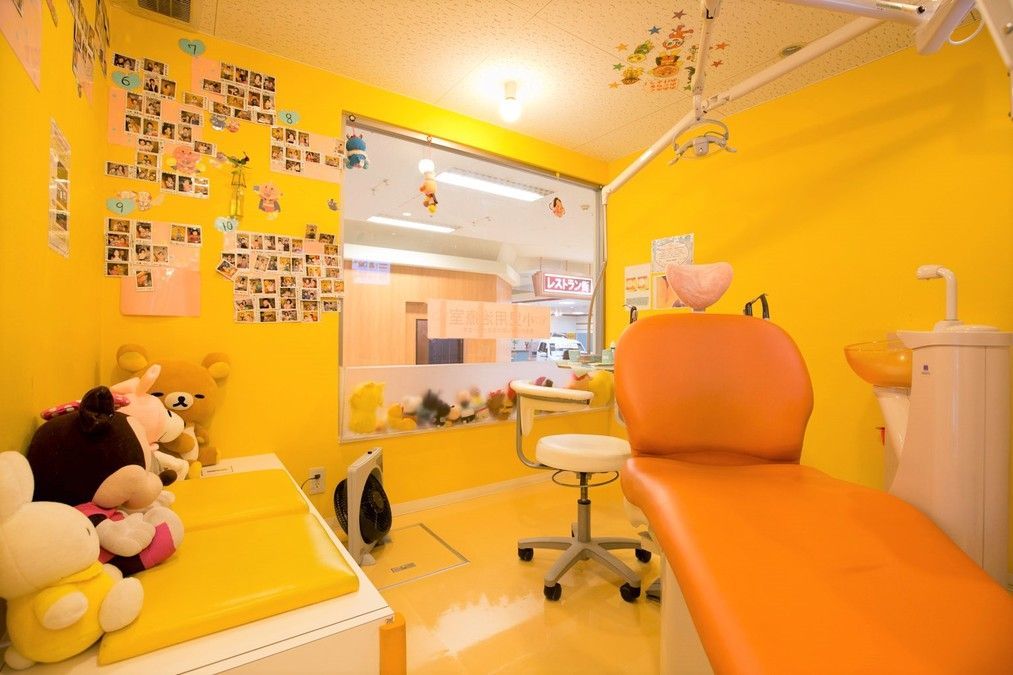 穂波ひまわり歯科小児歯科医院（歯科助手の求人）の写真9枚目：お子様用診療室完備なので、小さなお子様にも多くお越しいただいています