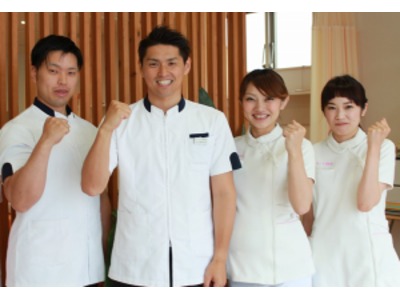なべしま整骨院(柔道整復師の求人)の写真:明るく個性的なスタッフたちがお待ちしてます!